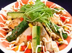 料理メニュー写真&nbsp;蒸し鶏のサラダ　バンバンジーソース