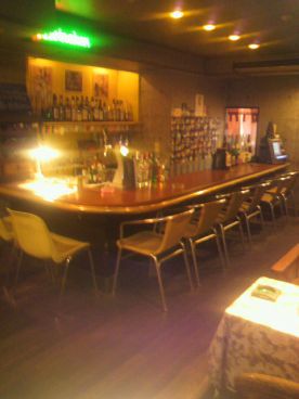 バー BAR イエローワーム Yellow Wormの雰囲気1