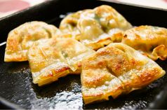 料理メニュー写真 伝統の博多一口餃子