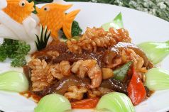 料理メニュー写真 海鮮たっぷり炒めもの