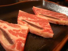 料理メニュー写真&nbsp;カルビ・骨付きカルビ・ミソカルビ・ピリ辛カルビ/ハラミ・中落カルビ・ミソハラミ