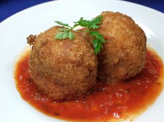 料理メニュー写真&nbsp;アランチーニ（ライスコロッケ）