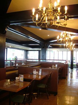 フォルクス 江坂店の雰囲気1