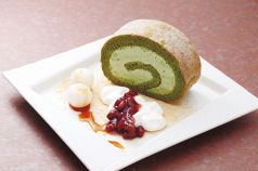 料理メニュー写真 抹茶のロールケーキ
