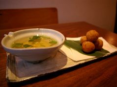 料理メニュー写真 れんこん団子明石焼き風
