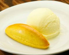 料理メニュー写真&nbsp;スイートポテトアイス添え