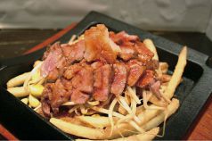 料理メニュー写真&nbsp;ラム肉の鉄板グリル