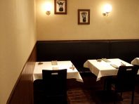落ち着いた店内