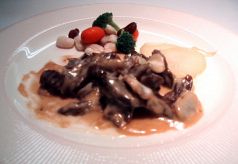 料理メニュー写真 ゲシュネッツェルテス