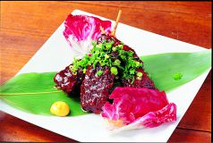 料理メニュー写真&nbsp;三元豚の名古屋味噌串カツ（３本）