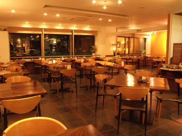 キャトルセゾン 旬 シュン Shun 天神イムズ店の雰囲気1