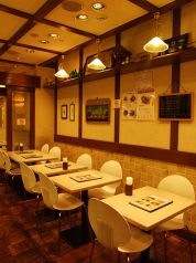 洋食亭 ブラームス ルミネ横浜店の雰囲気1