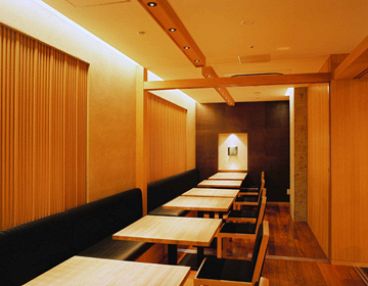 つな八 高島屋京都店の雰囲気1