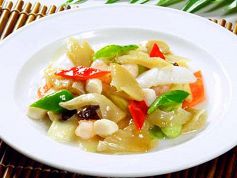 料理メニュー写真 フカヒレ姿煮と海鮮の炒め