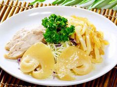 料理メニュー写真 フカヒレカルパッチョ入り三種冷菜の盛合せ