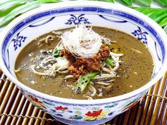 料理メニュー写真 フカヒレ入り黒ゴマタンタンメン