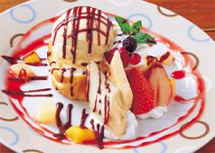 料理メニュー写真&nbsp;デニッシュハニーメイプルトーストONチョコバニラ