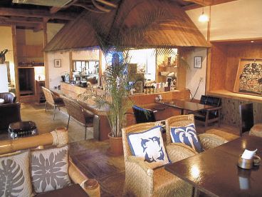 ロイヤルハワイアンテーブル ROYAL HAWAIIAN TABLEの雰囲気1