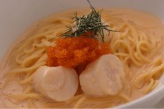 料理メニュー写真 帆立貝柱のウニクリームソース