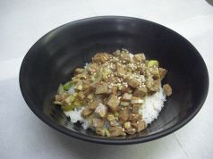 料理メニュー写真 ネギチャーシュー丼