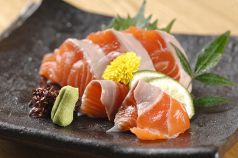 料理メニュー写真&nbsp;※たこぶつ　※日本海の甘エビ　　※サーモンのお造り