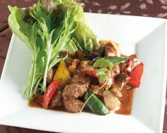 料理メニュー写真 牛肉と彩り野菜のオイスター炒め