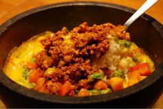 料理メニュー写真 石焼きタコライス