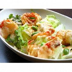 料理メニュー写真&nbsp;ぷりぷり海老の黒酢マヨネーズ和え