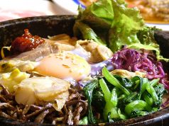 料理メニュー写真 石焼ビビンバ/石焼ユッケビビンバ