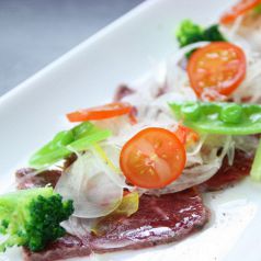 料理メニュー写真 黒毛和牛のカルパッチョ