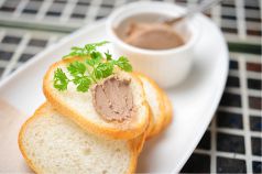 料理メニュー写真 鶏レバーのパテ