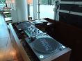 DJブースで音響バッチリ♪
