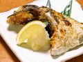 料理メニュー写真&nbsp;旬魚カブトの煮付、塩焼、唐揚
