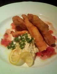 料理メニュー写真&nbsp;白身魚のグジョネット（魚のフライ）タルタル添え