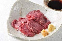 料理メニュー写真 桜肉のお刺身