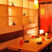 2~8名様用個室。観葉植物が癒しを♪