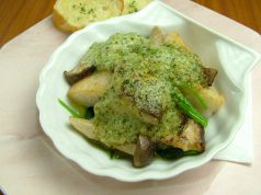 料理メニュー写真&nbsp;帆立貝柱と茸のエスカルゴ風