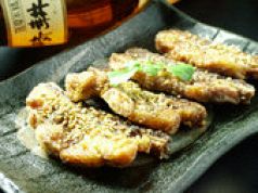 料理メニュー写真&nbsp;骨付き豚の唐揚げ