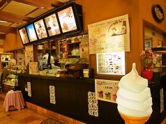 ロイヤルカフェ 尾平店の写真
