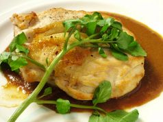 料理メニュー写真&nbsp;若鶏のカマンベールチーズ焼き