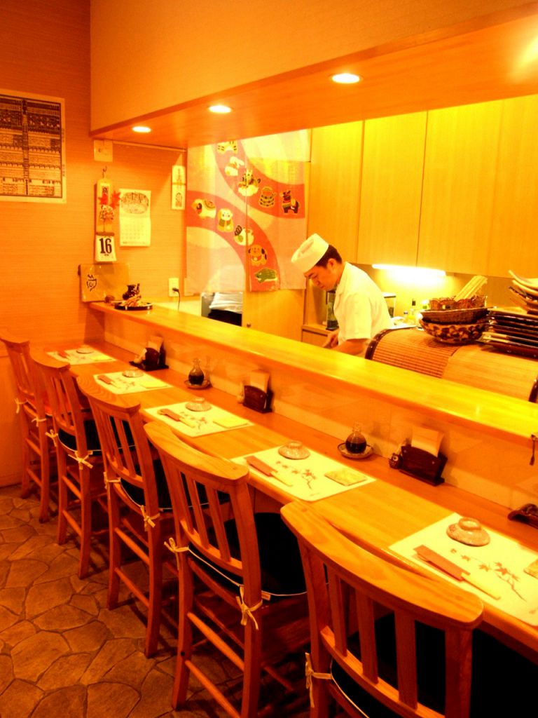 プライベートでも気軽に使えるカウンター席 本格和食を気軽にどうぞ。