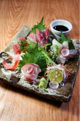 料理メニュー写真 お造り盛り合わせ(4種)