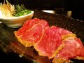 料理メニュー写真&nbsp;牛もも肉のたたき