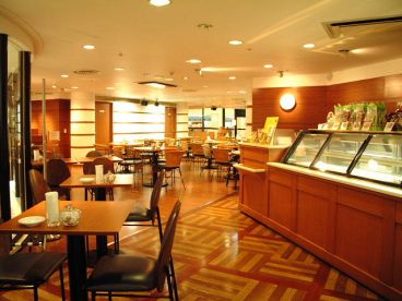 モロゾフ Morozoff さんちか店 カフェの雰囲気1