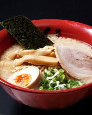 料理メニュー写真 豚骨醤油麺