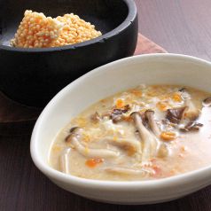 料理メニュー写真&nbsp;具沢山きのこすーぷでおこげ
