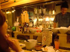 気さくな店員さんと会話も弾むカウンター★