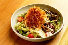 料理メニュー写真&nbsp;ポテトのパリパリサラダ/山芋と豆腐の京風サラダ