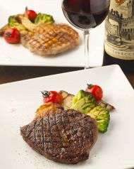 料理メニュー写真&nbsp;特選黒毛和牛【山形牛】のグリル☆質な霜降りで柔らかい肉質