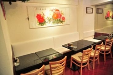 大連餃子房 新橋店 中華料理の雰囲気1